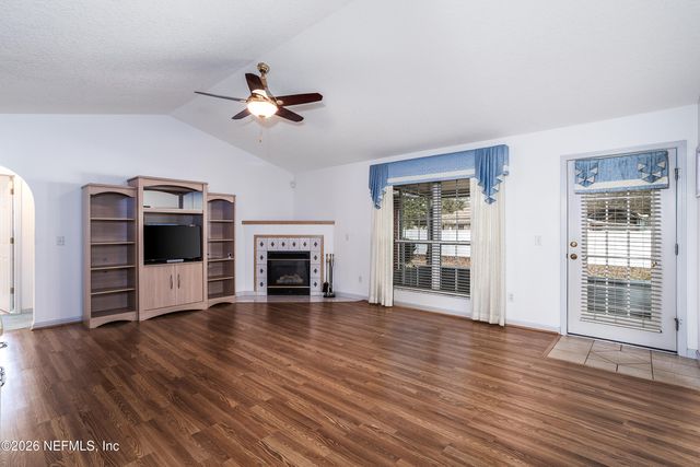 27112 LAKE Drive, Hilliard, FL 32046