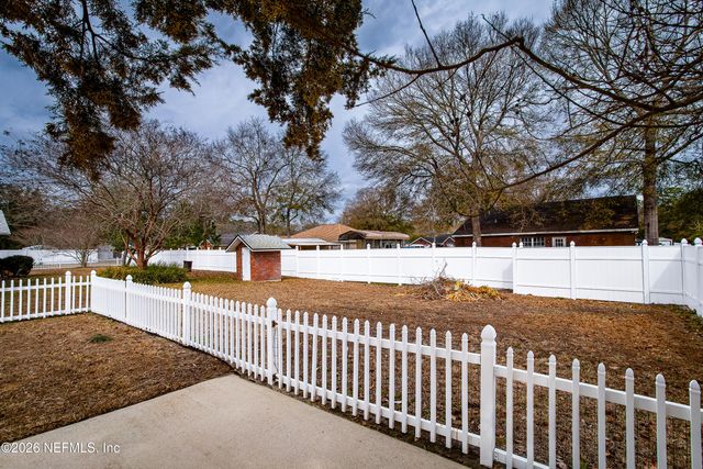 27112 LAKE Drive, Hilliard, FL 32046