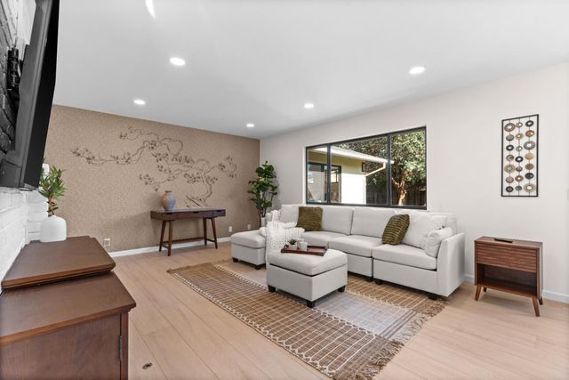 1118 Revere Drive, Sunnyvale, CA 94087