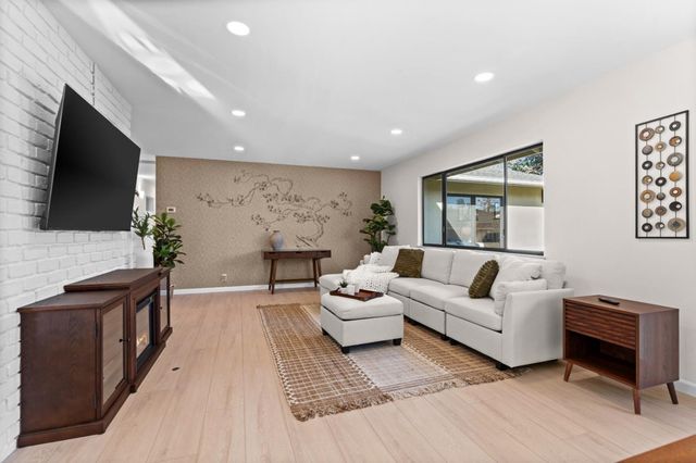 1118 Revere Drive, Sunnyvale, CA 94087