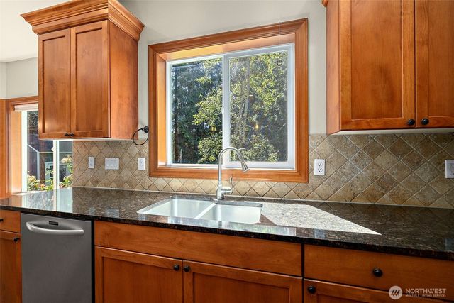 6408 179th Avenue E, Lake Tapps, WA 98391