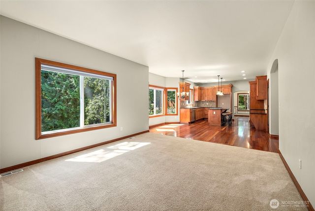 6408 179th Avenue E, Lake Tapps, WA 98391
