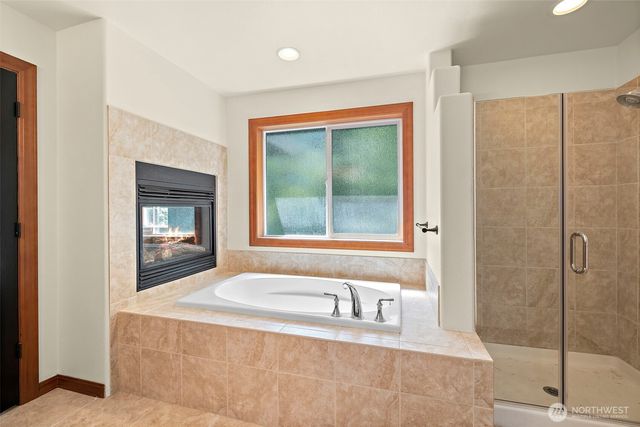 6408 179th Avenue E, Lake Tapps, WA 98391
