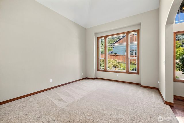 6408 179th Avenue E, Lake Tapps, WA 98391