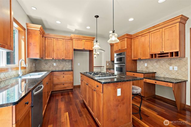 6408 179th Avenue E, Lake Tapps, WA 98391