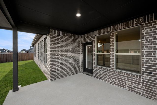 901 Meadow View Drive, Cleburne, TX 76033