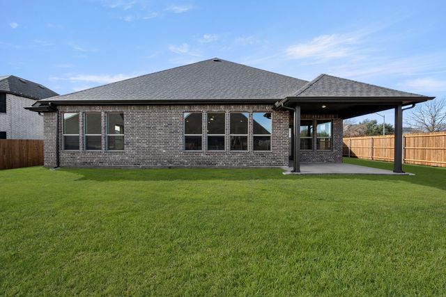 901 Meadow View Drive, Cleburne, TX 76033