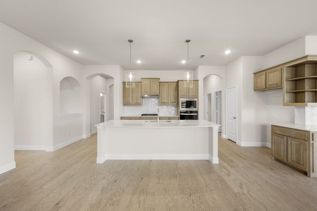 901 Meadow View Drive, Cleburne, TX 76033