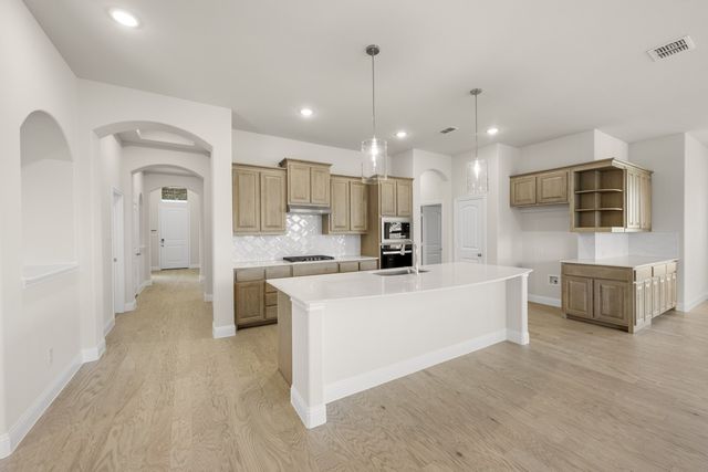 901 Meadow View Drive, Cleburne, TX 76033