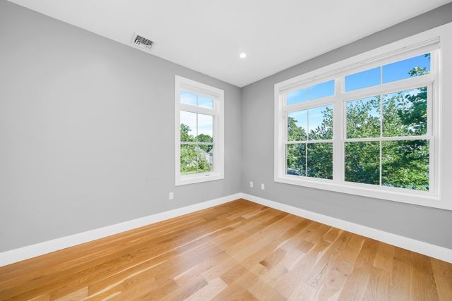 49A Chestnut St 3, Wakefield, MA 01880