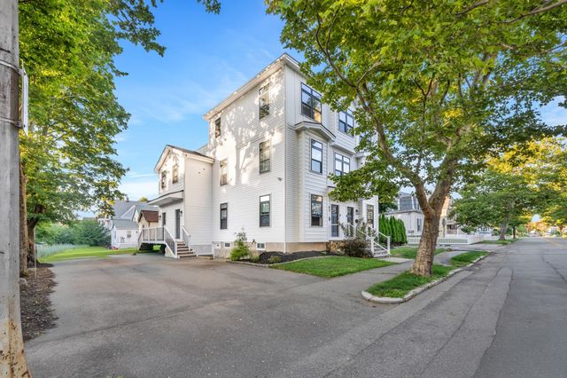 49A Chestnut St 3, Wakefield, MA 01880