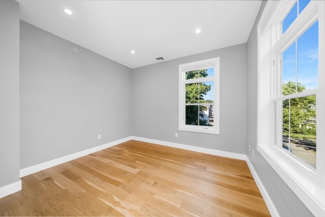 49A Chestnut St 3, Wakefield, MA 01880