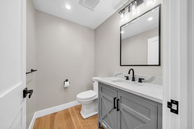 49A Chestnut St 3, Wakefield, MA 01880