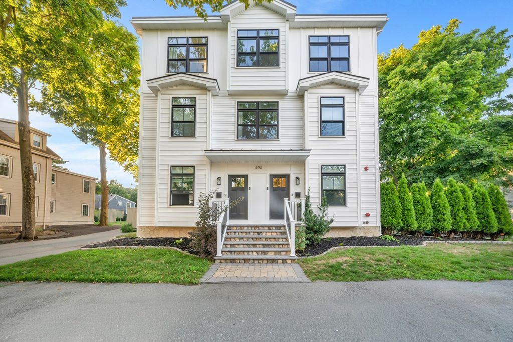49A Chestnut St 3, Wakefield, MA 01880