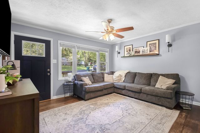 1080 Woodland Dr, Pulaski, TN 38478