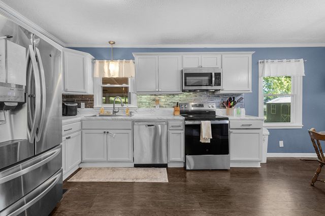 1080 Woodland Dr, Pulaski, TN 38478