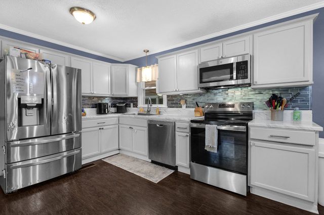 1080 Woodland Dr, Pulaski, TN 38478