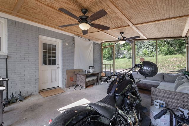 1080 Woodland Dr, Pulaski, TN 38478