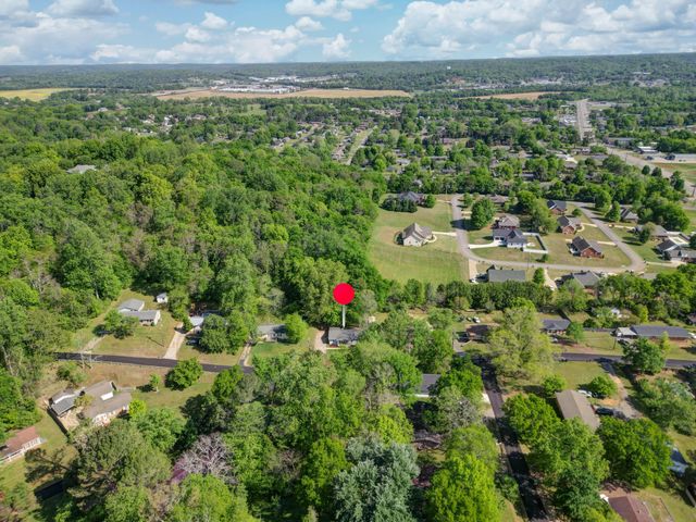 1080 Woodland Dr, Pulaski, TN 38478