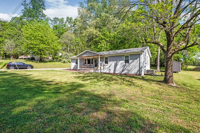 1080 Woodland Dr, Pulaski, TN 38478