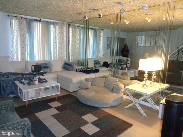 320 E CLAREMONT RD, Philadelphia, PA 19120