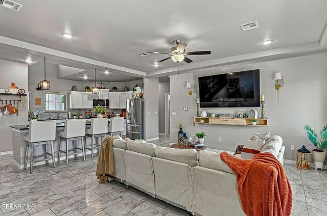 620 David Ortiz Street, Socorro, TX 79927
