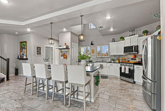 620 David Ortiz Street, Socorro, TX 79927