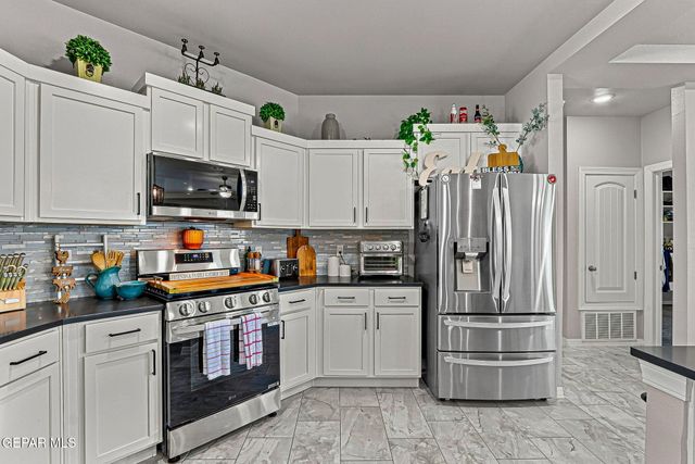 620 David Ortiz Street, Socorro, TX 79927