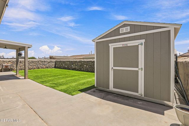 620 David Ortiz Street, Socorro, TX 79927