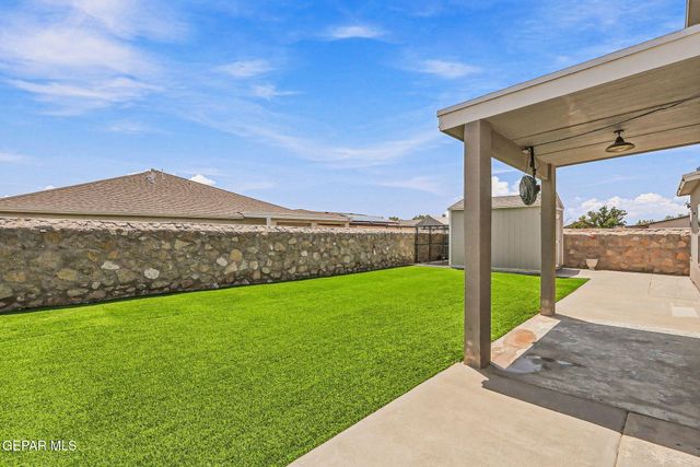 620 David Ortiz Street, Socorro, TX 79927
