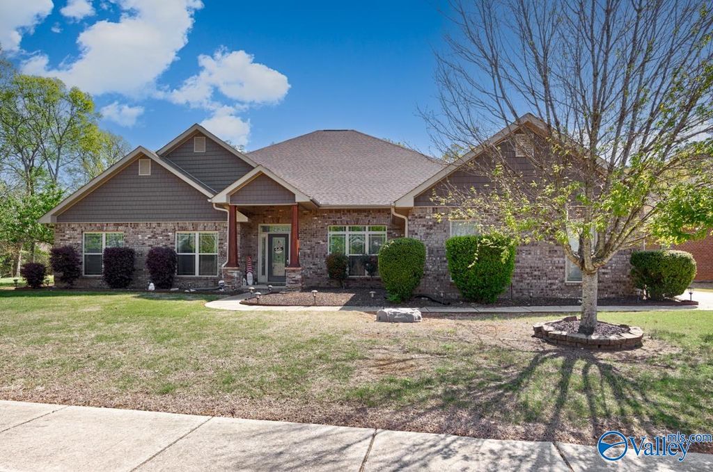 205 Maplebrook Drive, Madison, AL 35756