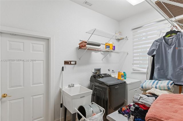 12343 NW 19th St, Plantation, FL 33323