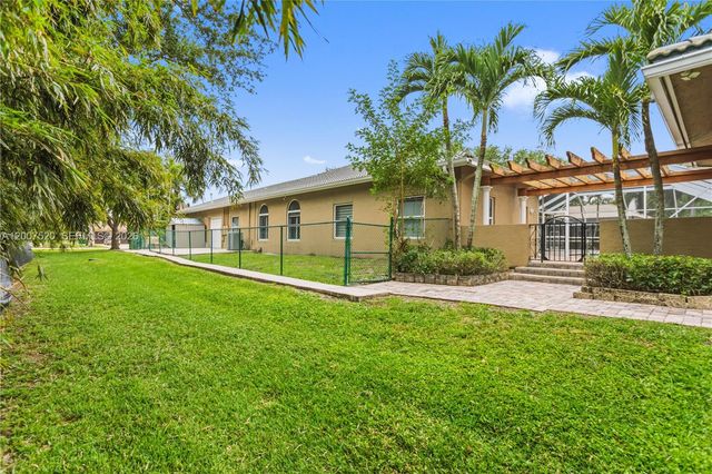 12343 NW 19th St, Plantation, FL 33323