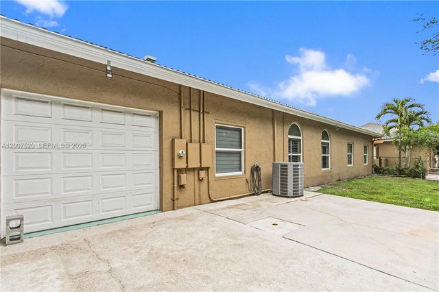 12343 NW 19th St, Plantation, FL 33323