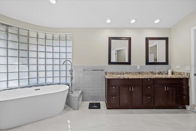 16506 LONGLEAT DRIVE, Lutz, FL 33549