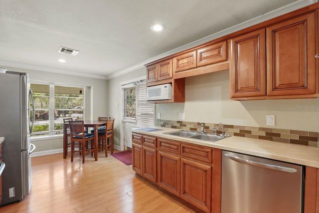 200 CROOKED OAK COURT, Longwood, FL 32779