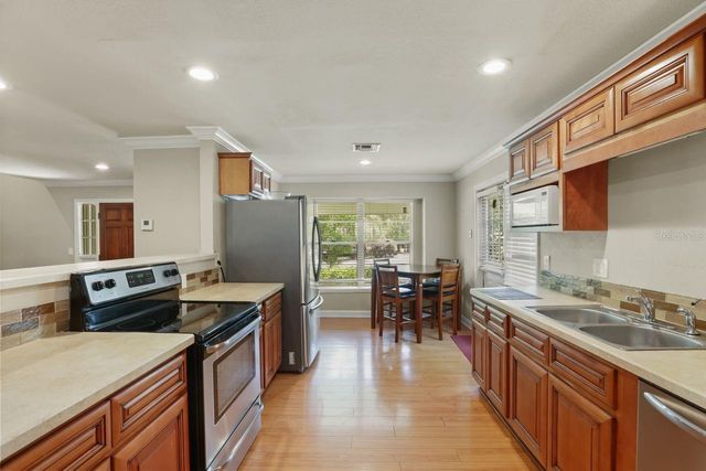 200 CROOKED OAK COURT, Longwood, FL 32779