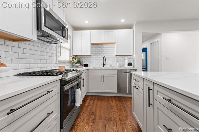 893 Ford Boulevard, Lincoln Park, MI 48146