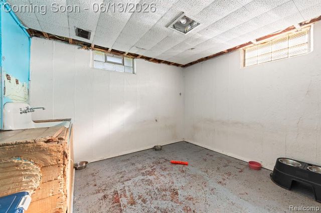 893 Ford Boulevard, Lincoln Park, MI 48146