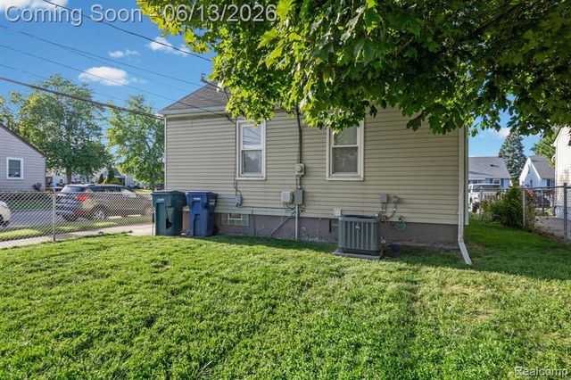 893 Ford Boulevard, Lincoln Park, MI 48146