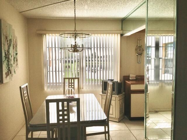 571 Fanshaw N, Boca Raton, FL 33434