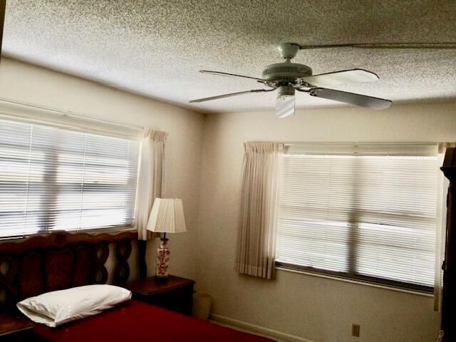 571 Fanshaw N, Boca Raton, FL 33434
