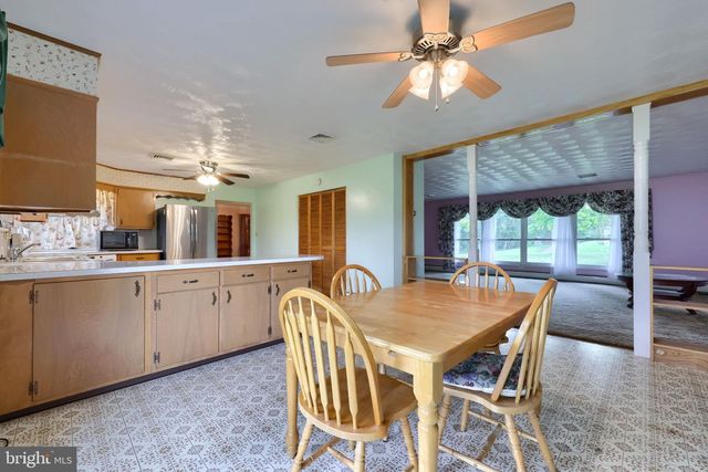 4 SHERWOOD DR, Carlisle, PA 17015