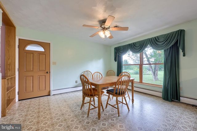 4 SHERWOOD DR, Carlisle, PA 17015