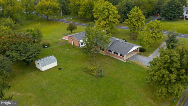 4 SHERWOOD DR, Carlisle, PA 17015