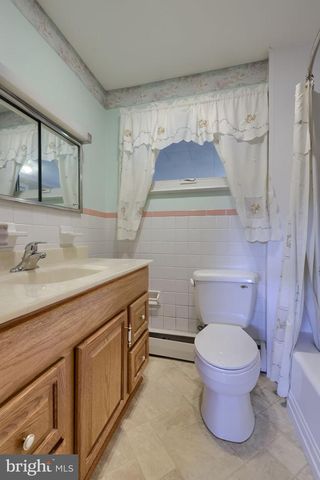 4 SHERWOOD DR, Carlisle, PA 17015