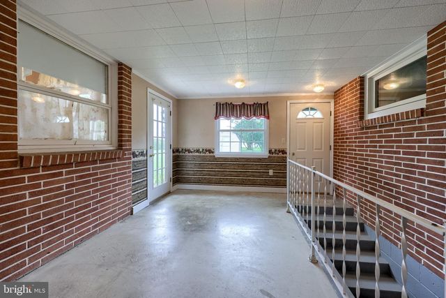 4 SHERWOOD DR, Carlisle, PA 17015