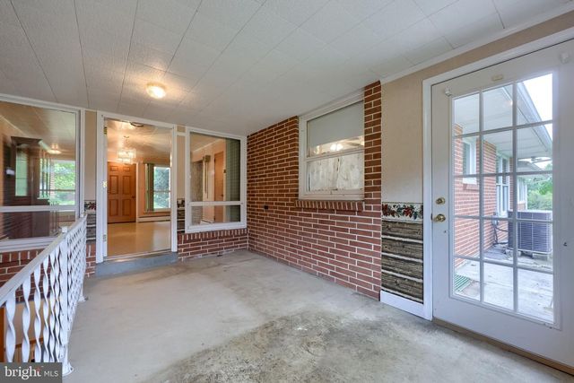 4 SHERWOOD DR, Carlisle, PA 17015