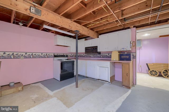 4 SHERWOOD DR, Carlisle, PA 17015
