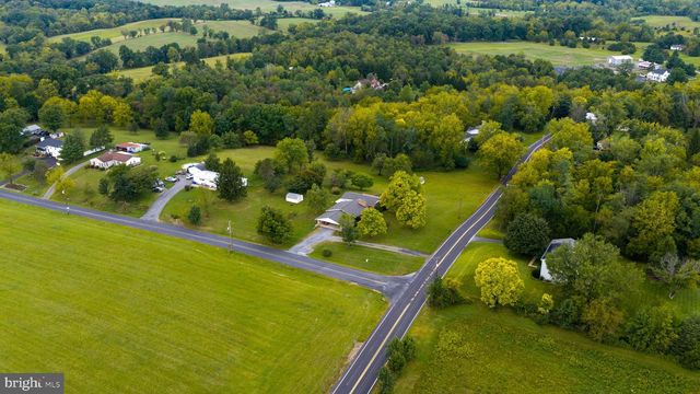 4 SHERWOOD DR, Carlisle, PA 17015